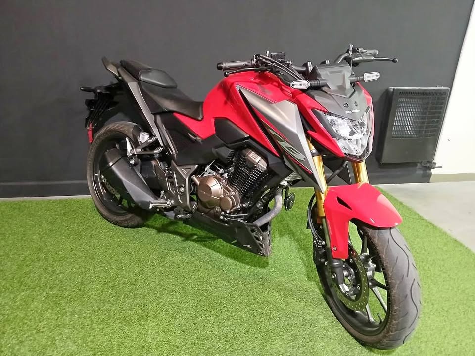 HONDA CB 300F TWISTER