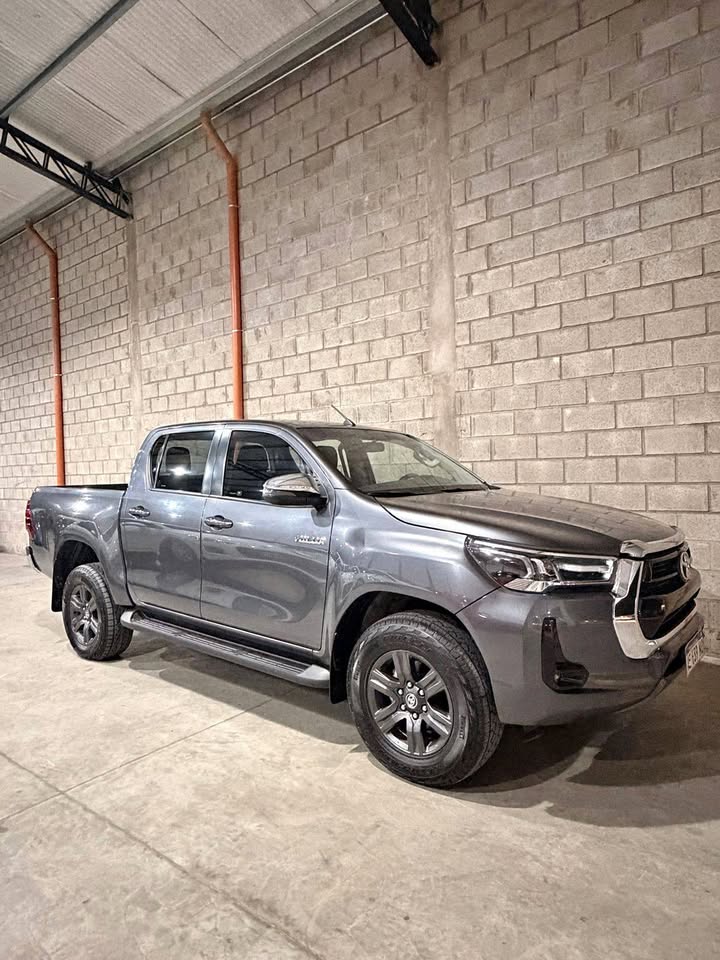 TOYOTA HILUX PICK-UP