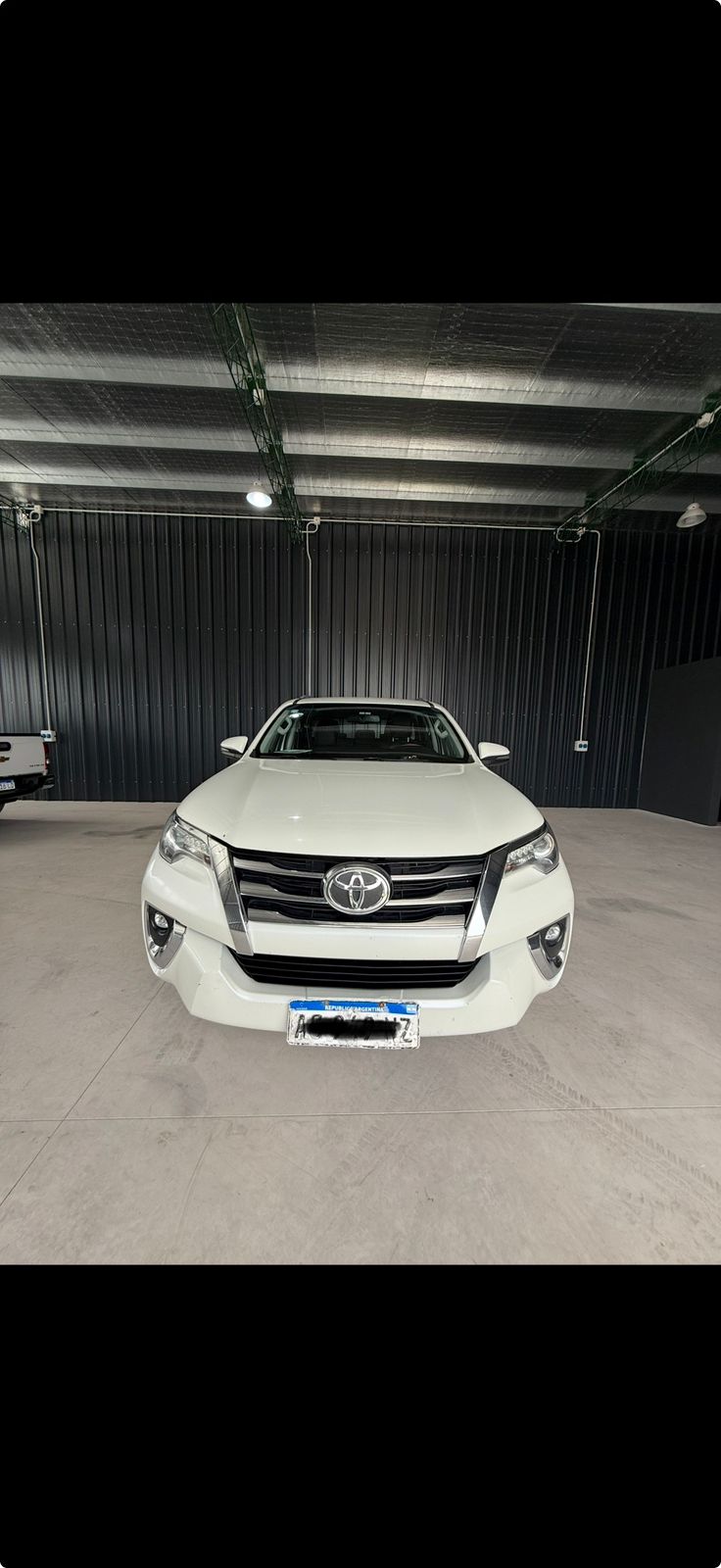 TOYOTA SW4